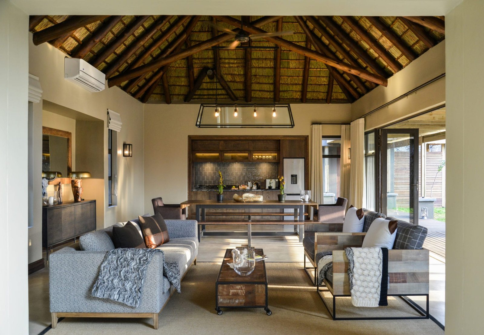 1000126613 Saam Villa