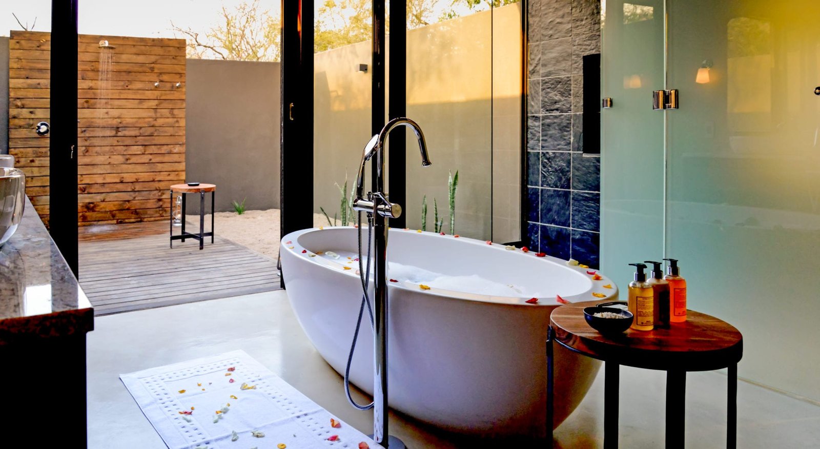 1000126614 Saam Villa